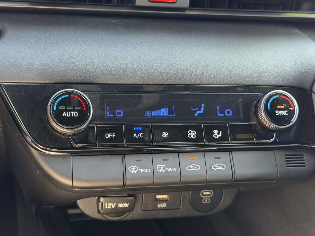 Certified 2025 Hyundai Elantra Sport FWD image 31