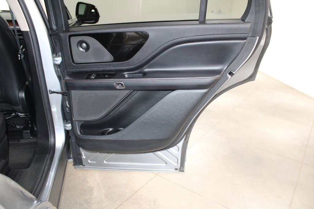 Used 2022 Lincoln Aviator Reserve w/ Equipment Group 201A image 36