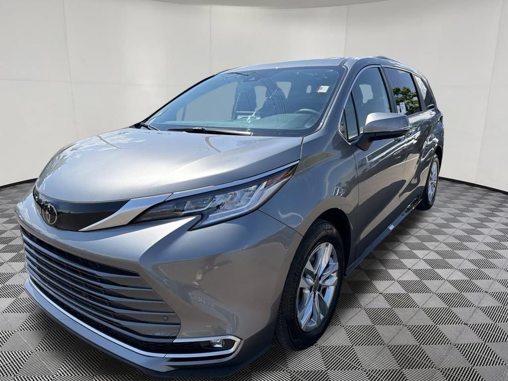 Used 2026 Toyota Sienna Limited FWD image 7
