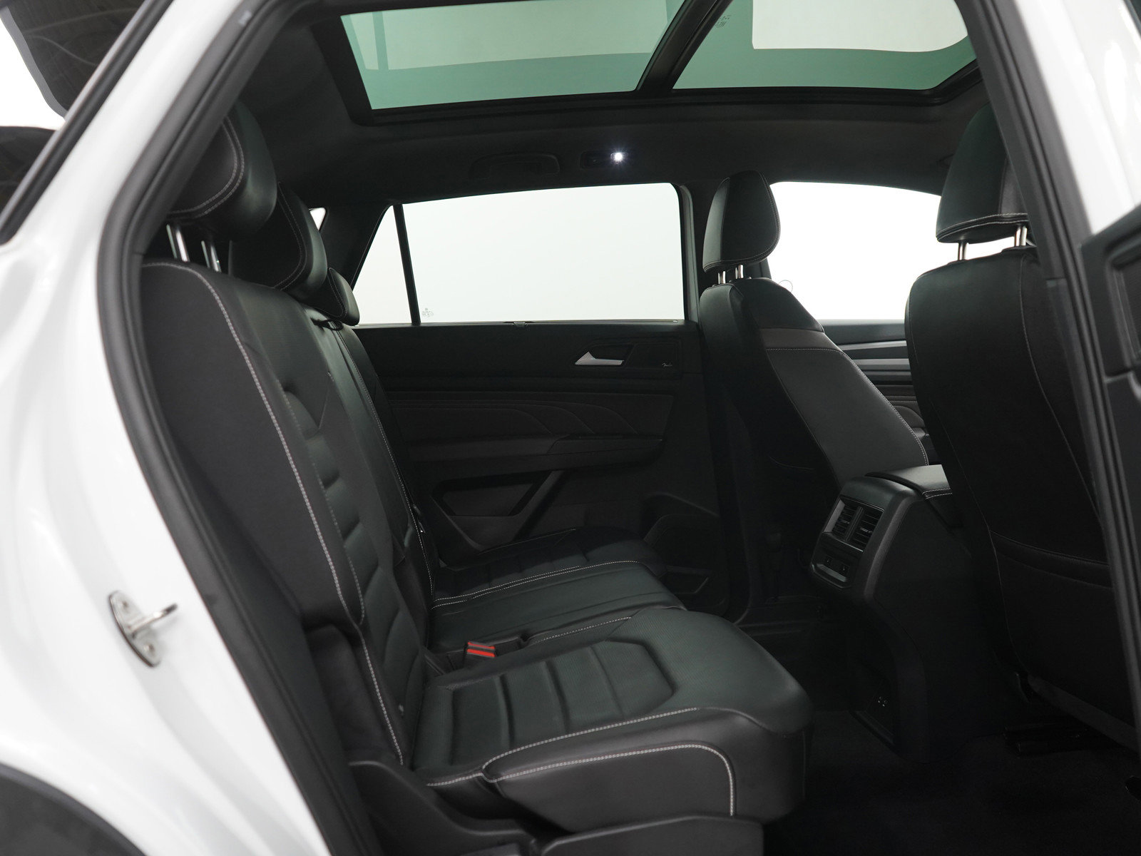 Used 2023 Volkswagen Atlas Cross Sport SEL Premium R-Line image 11