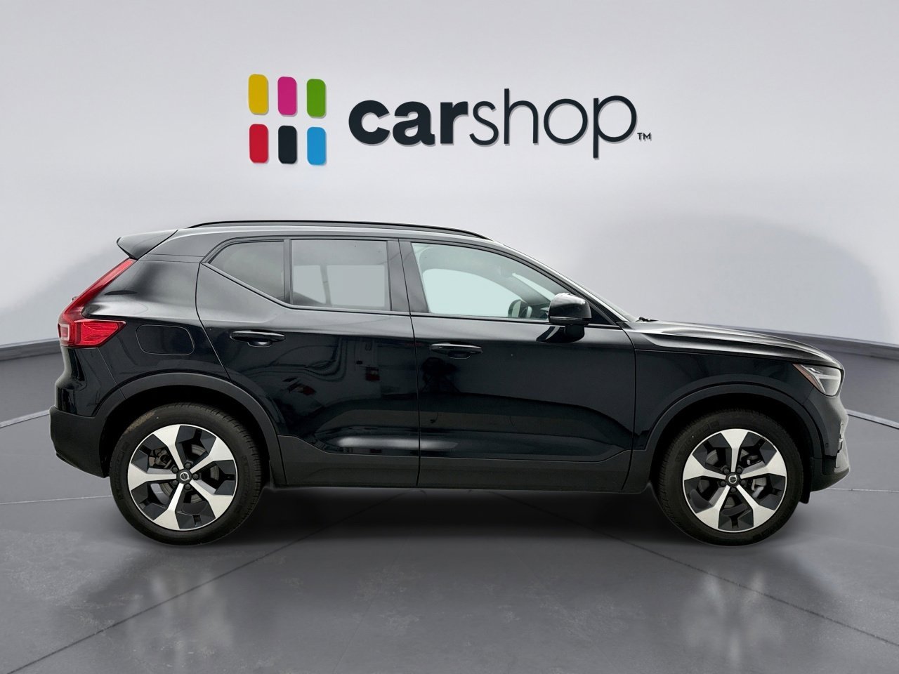 Used 2025 Volvo XC40 B5 Plus AWD/4WD image 6