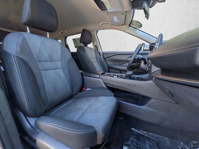 Used 2024 Nissan Rogue SV image 21