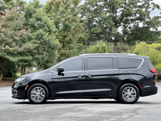 Used 2021 Chrysler Pacifica Touring-L image 11