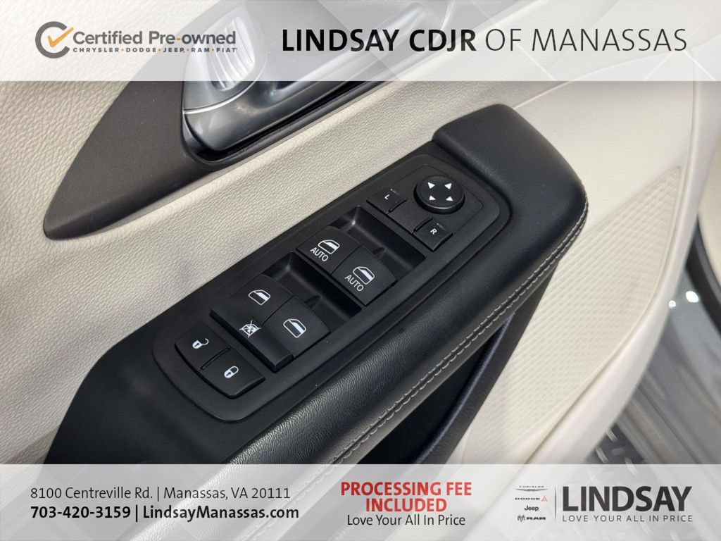 Certified 2023 Chrysler Pacifica Touring-L FWD image 27