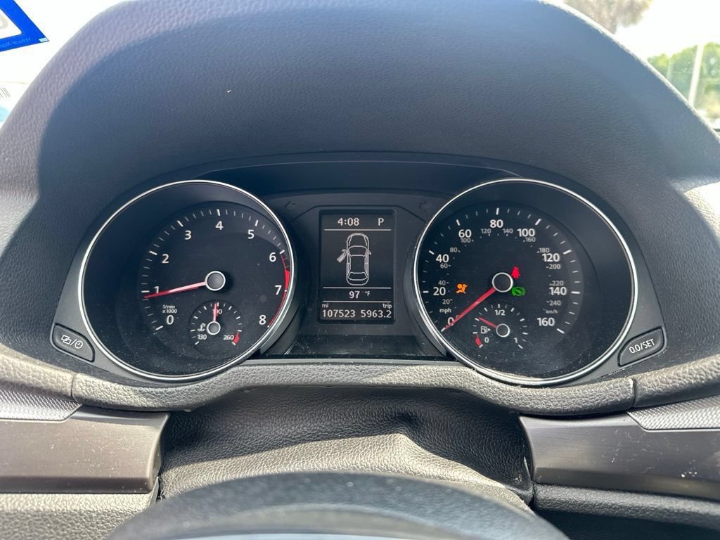 Used 2018 Volkswagen Passat 2.0T FWD image 11
