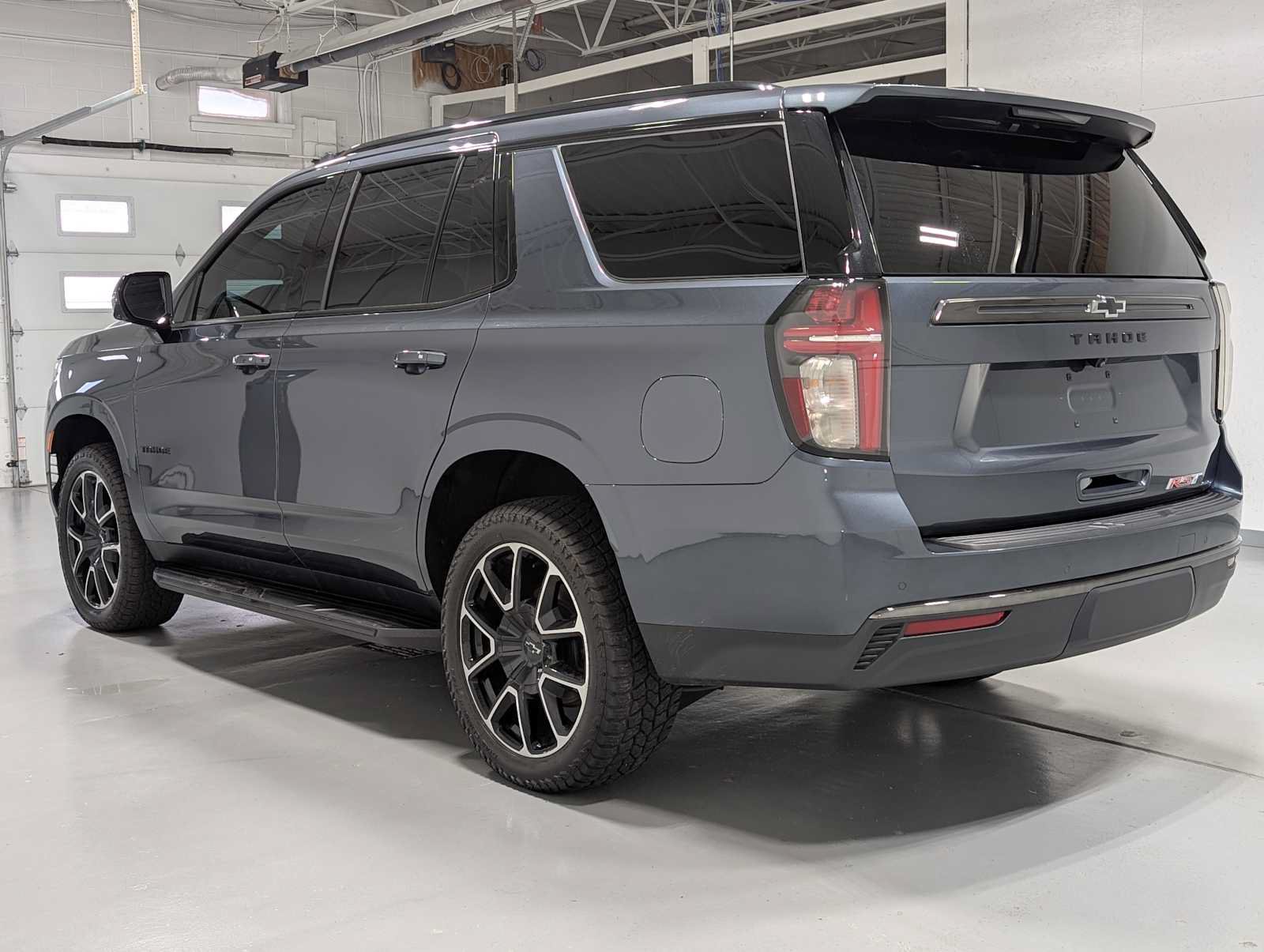 Certified 2021 Chevrolet Tahoe RST w/ Luxury Package AWD/4WD image 10