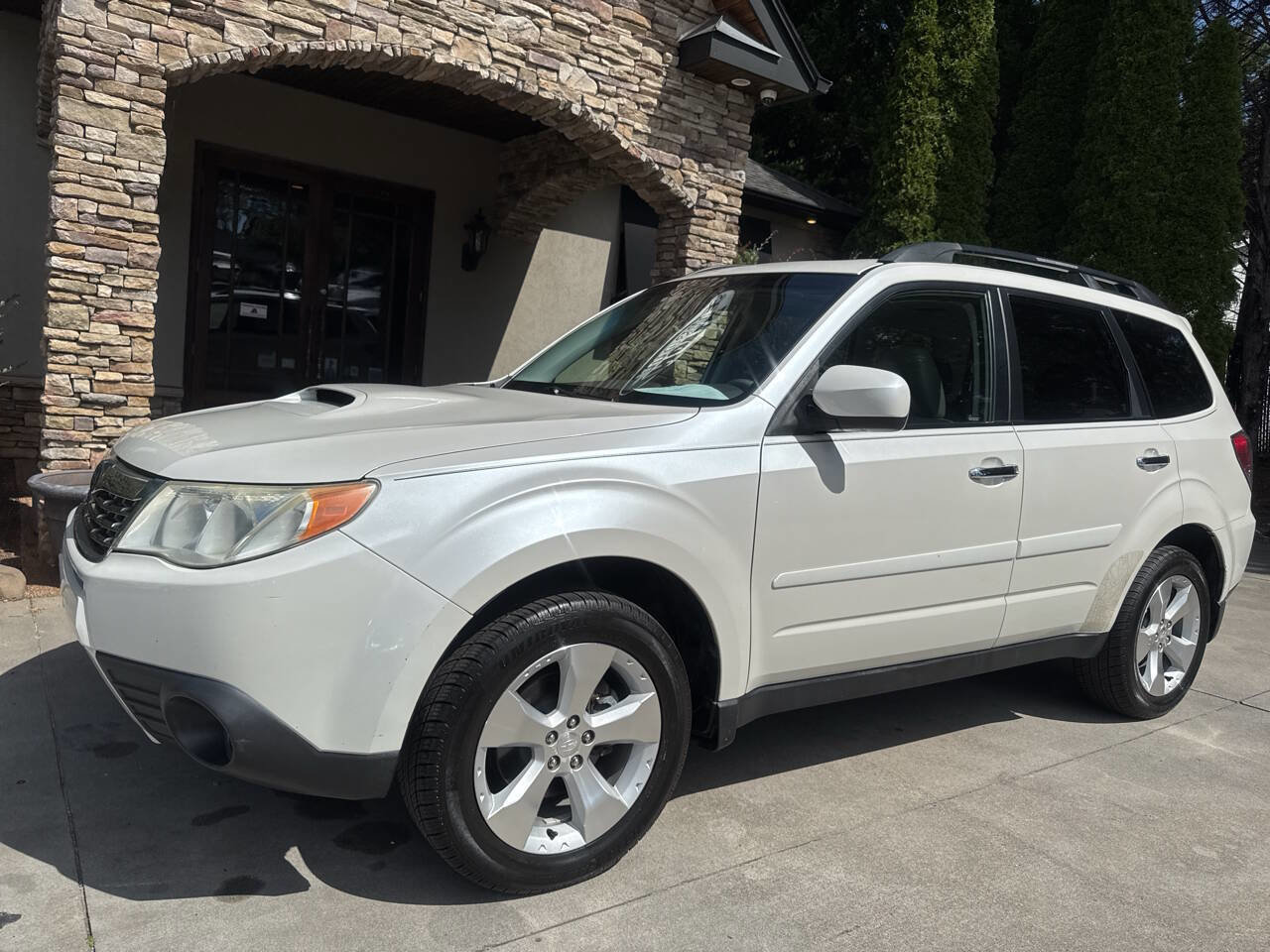 Used 2010 Subaru Forester 2.5XT Limited w/ Popular Equipment Group 1A image 2