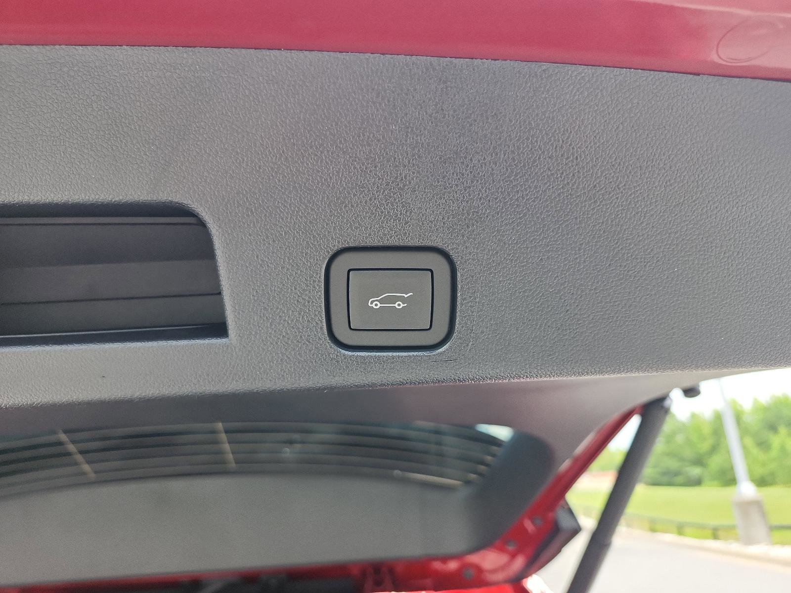 New 2025 GMC Acadia Elevation image 8