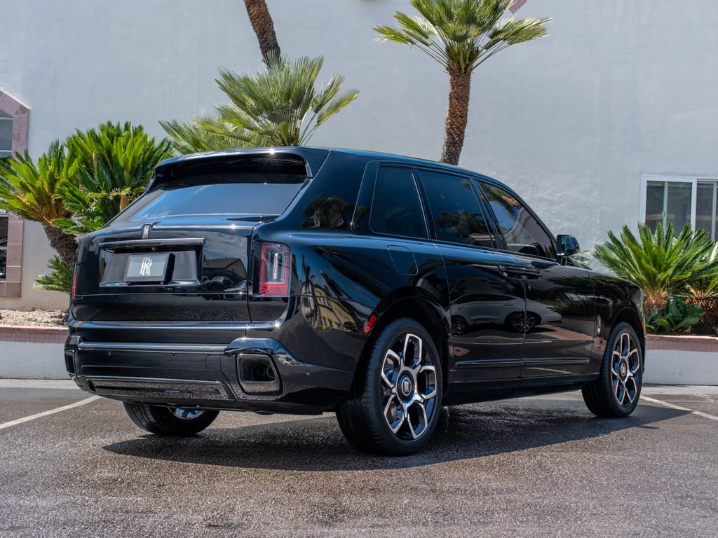 Used 2025 Rolls-Royce Cullinan Black Badge AWD/4WD image 2