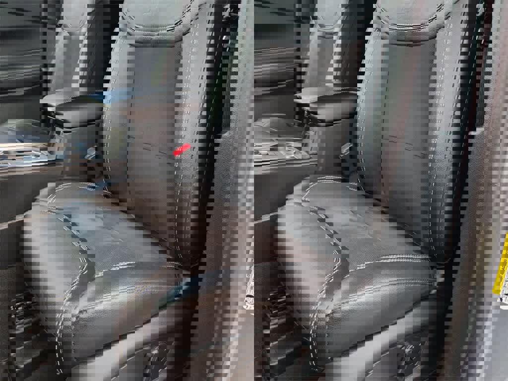 Used 2022 Ford Explorer ST image 17