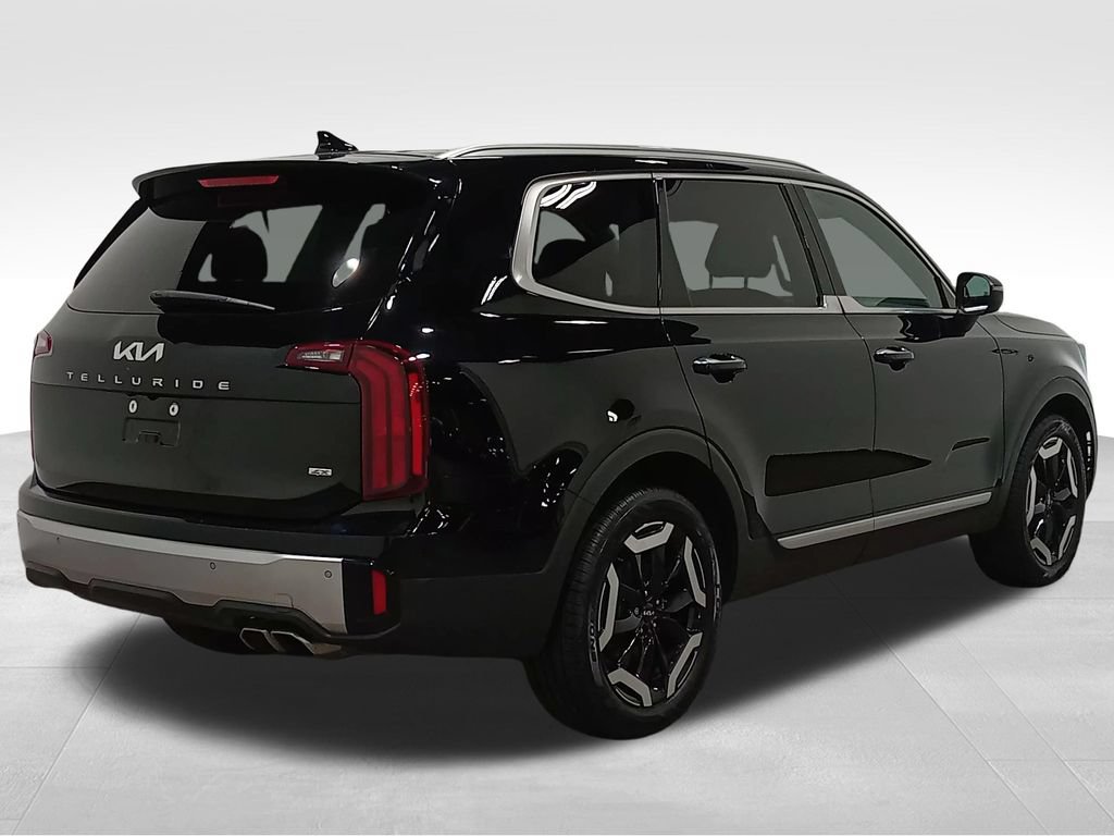 Used 2023 Kia Telluride S AWD/4WD image 3