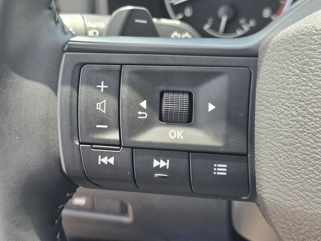 Used 2026 Nissan Rogue SV FWD image 23