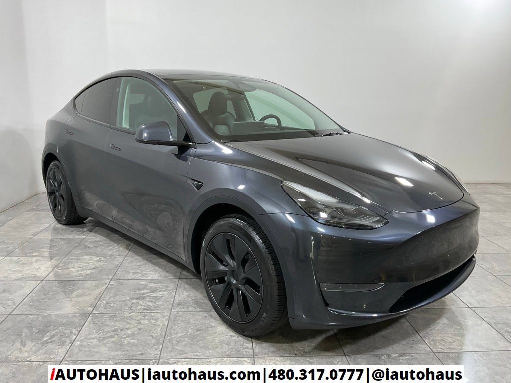 Used 2025 Tesla Model Y Long Range RWD image 8