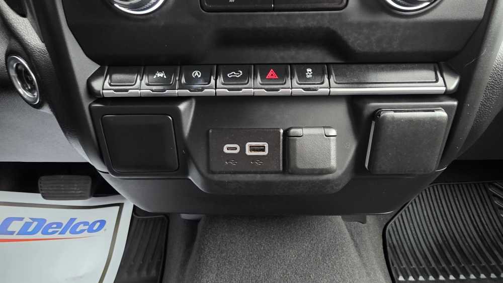 Used 2024 Chevrolet Silverado 1500 Custom image 13