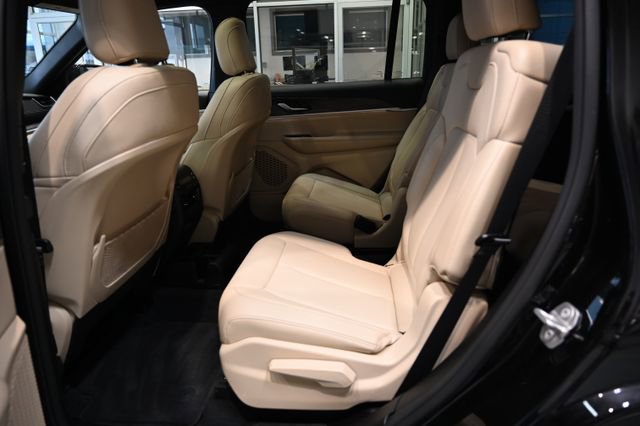 Used 2023 Jeep Grand Cherokee L Limited image 11