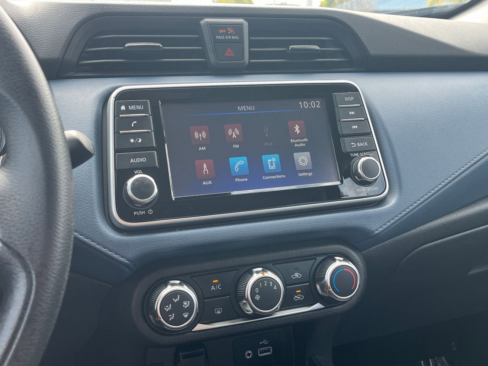 Used 2025 Nissan Versa SV FWD image 17
