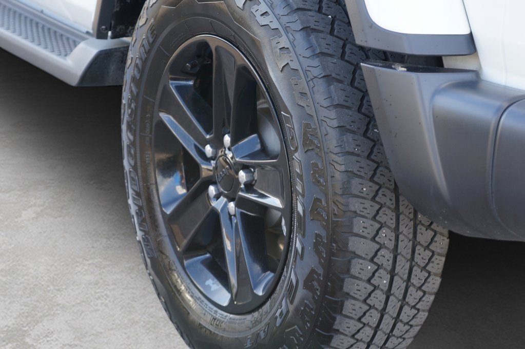 Used 2023 Jeep Wrangler Sahara image 11