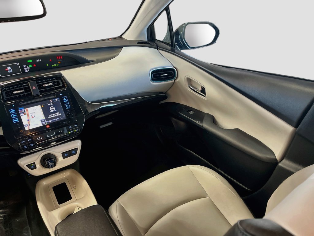 Used 2017 Toyota Prius Four FWD image 24