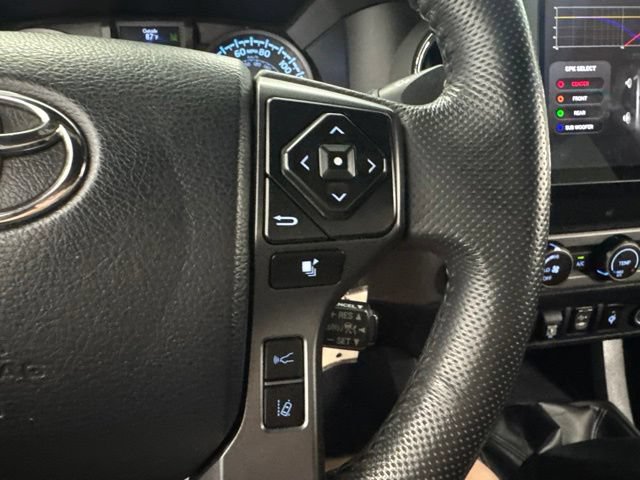 Used 2019 Toyota Tacoma TRD Off-Road w/ Technology Package AWD/4WD image 35