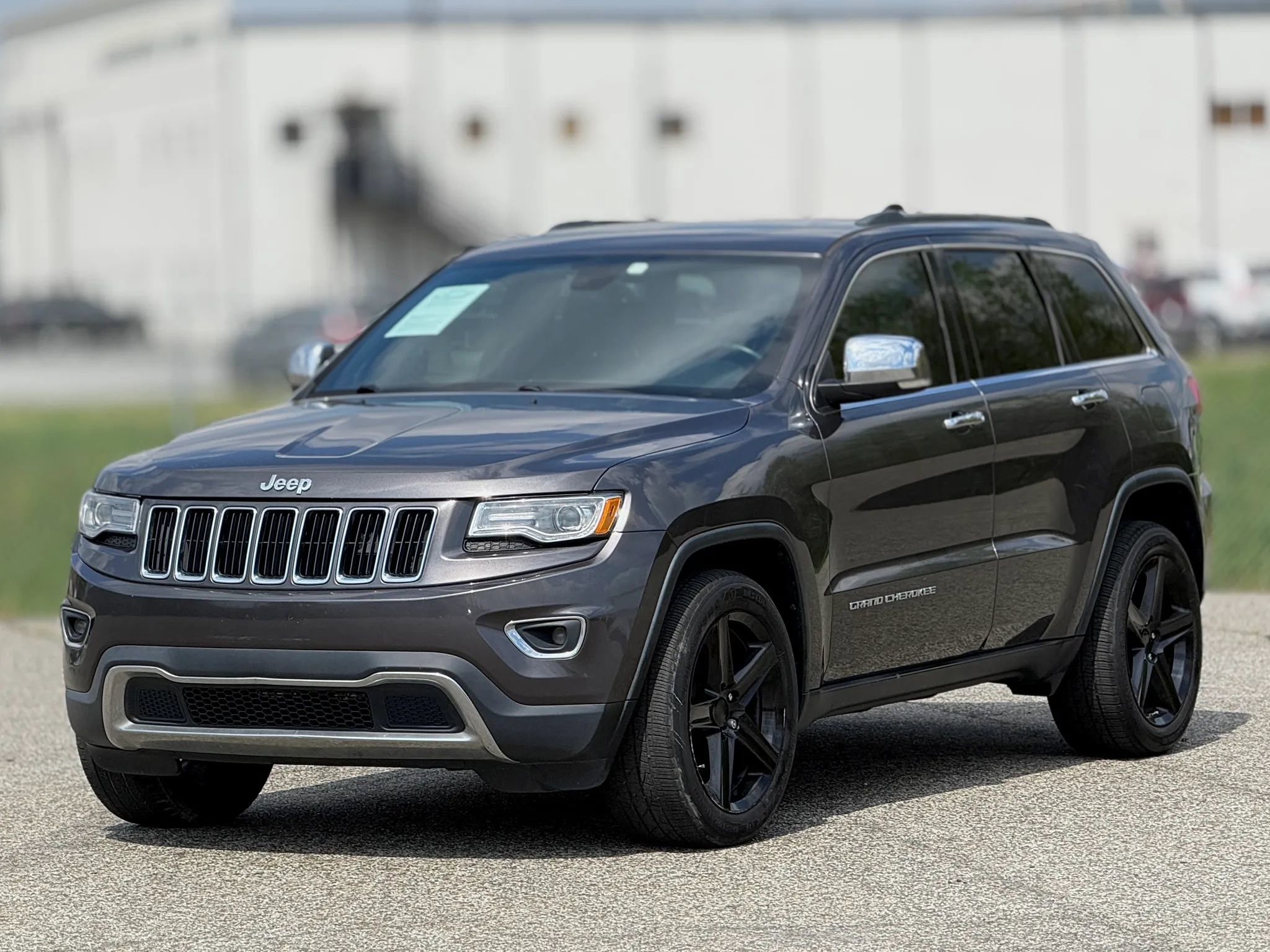 Used 2016 Jeep Grand Cherokee Limited w/ Luxury Group II RWD image 6