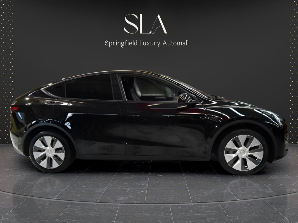Used 2024 Tesla Model Y Long Range AWD/4WD image 9