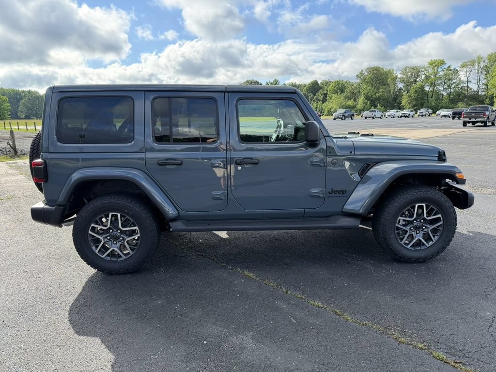 New 2026 Jeep Wrangler Unlimited Sahara AWD/4WD image 6