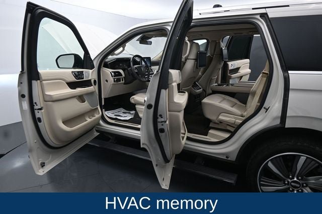 Used 2019 Lincoln Navigator Reserve w/ Cargo Package AWD/4WD image 15