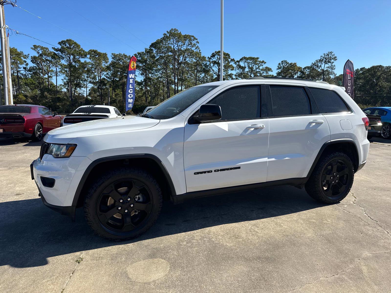 Used 2019 Jeep Grand Cherokee Laredo image 7