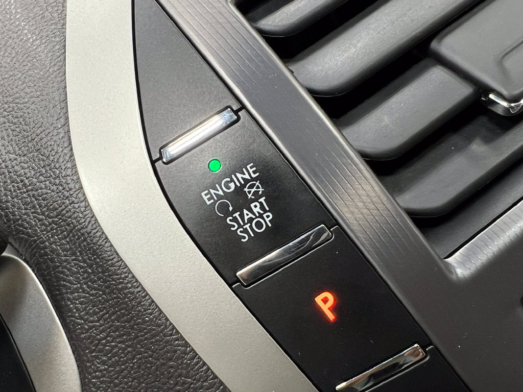 Used 2018 Lincoln MKZ Reserve w/ Climate Package FWD image 23