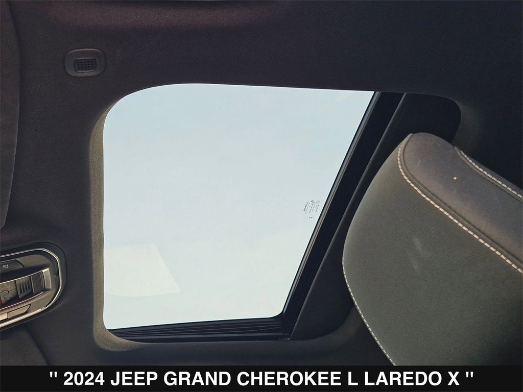 Used 2024 Jeep Grand Cherokee L Laredo image 36