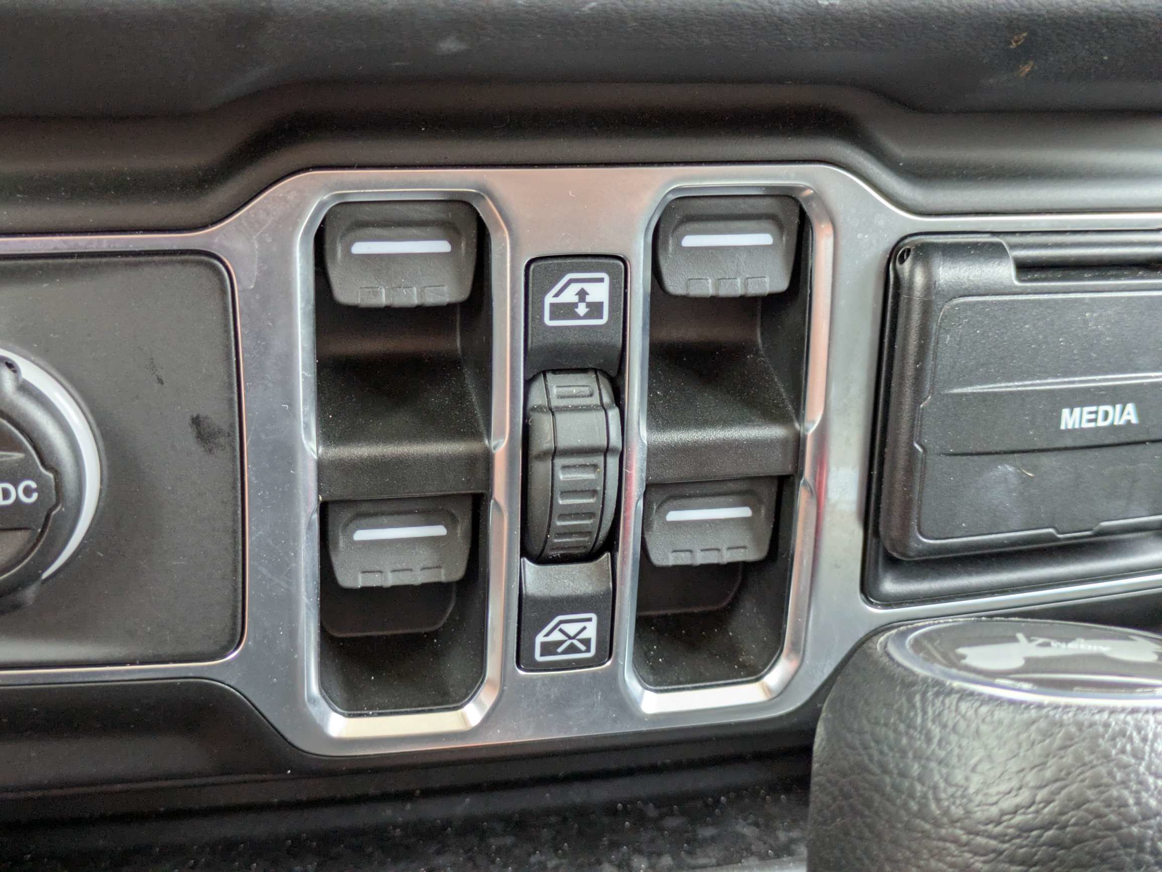Used 2026 Jeep Wrangler Unlimited Sahara AWD/4WD image 22
