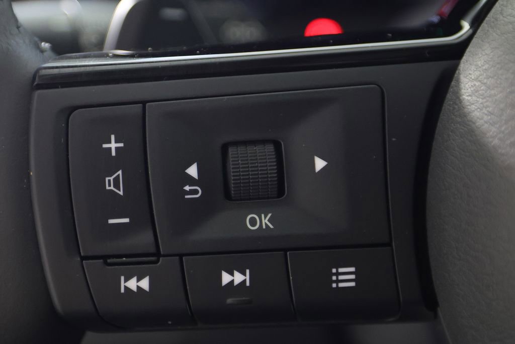 Used 2023 Nissan Rogue Platinum w/ Platinum Premium Package FWD image 21