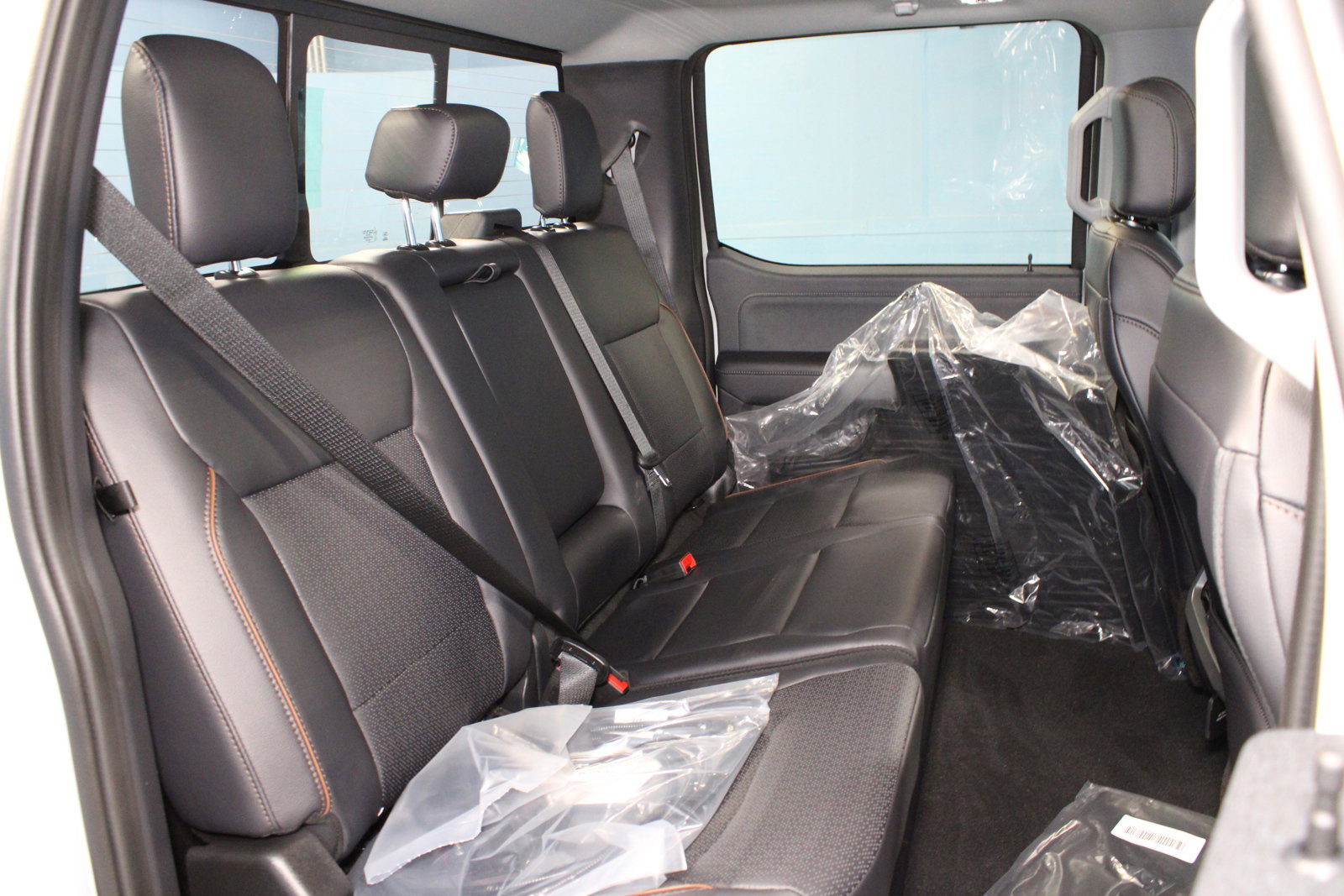 New 2025 Ford F350 Lariat w/ Lariat Ultimate Package image 24