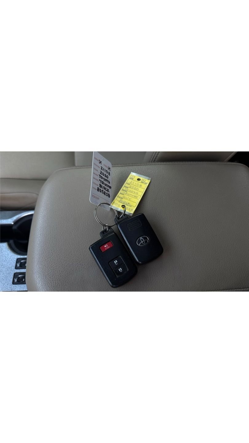 Used 2020 Toyota 4Runner SR5 Premium w/ Moonroof Package AWD/4WD image 25
