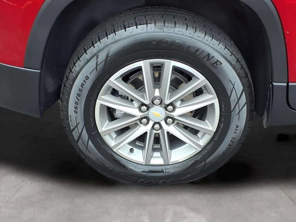 Used 2023 Chevrolet Traverse LT FWD image 20