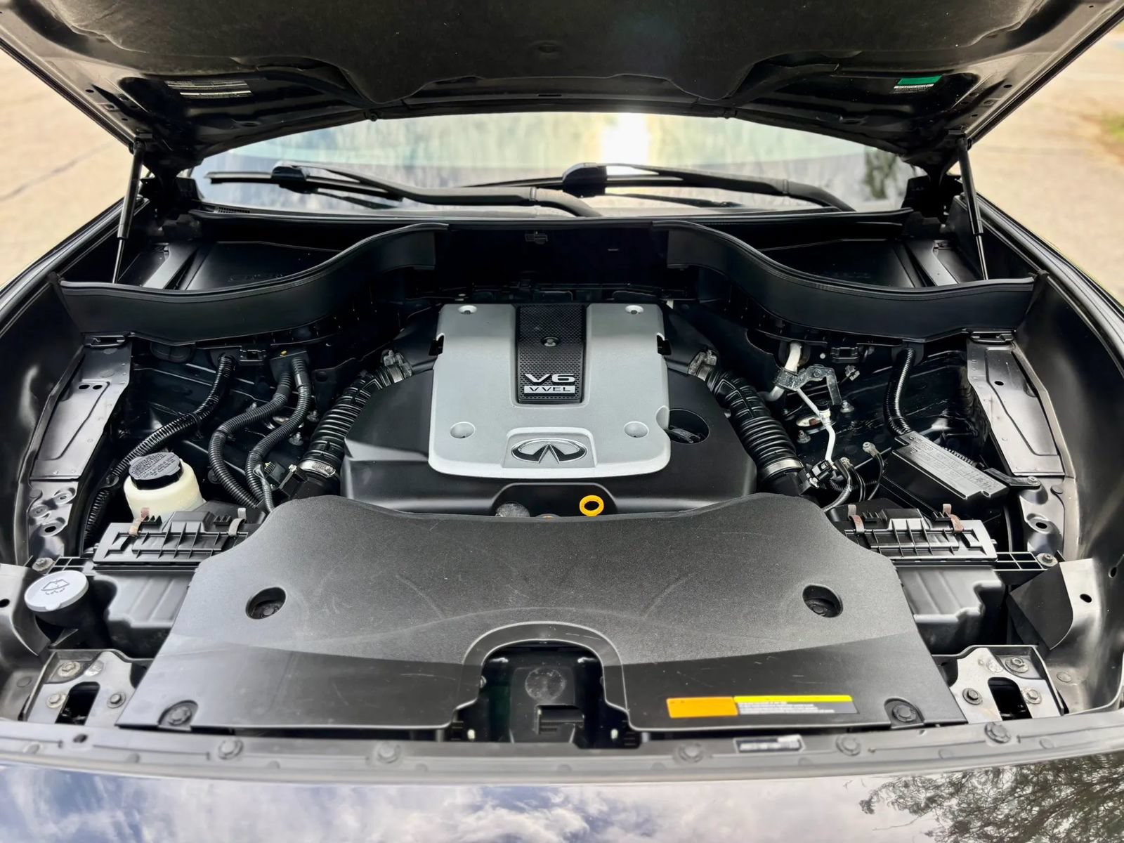 Used 2017 INFINITI QX70 AWD w/ Premium Package image 11