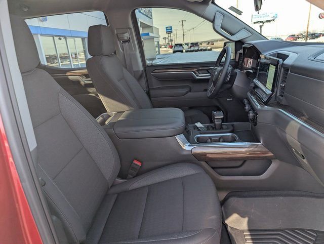 Used 2025 Chevrolet Silverado 1500 LT Trail Boss w/ Convenience Package II image 4