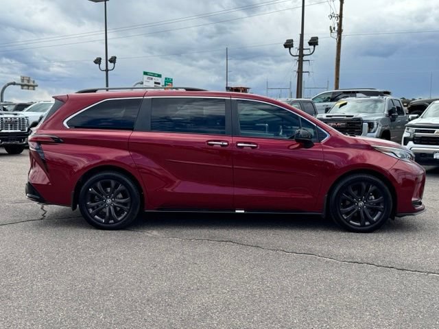 Used 2024 Toyota Sienna XSE FWD image 6