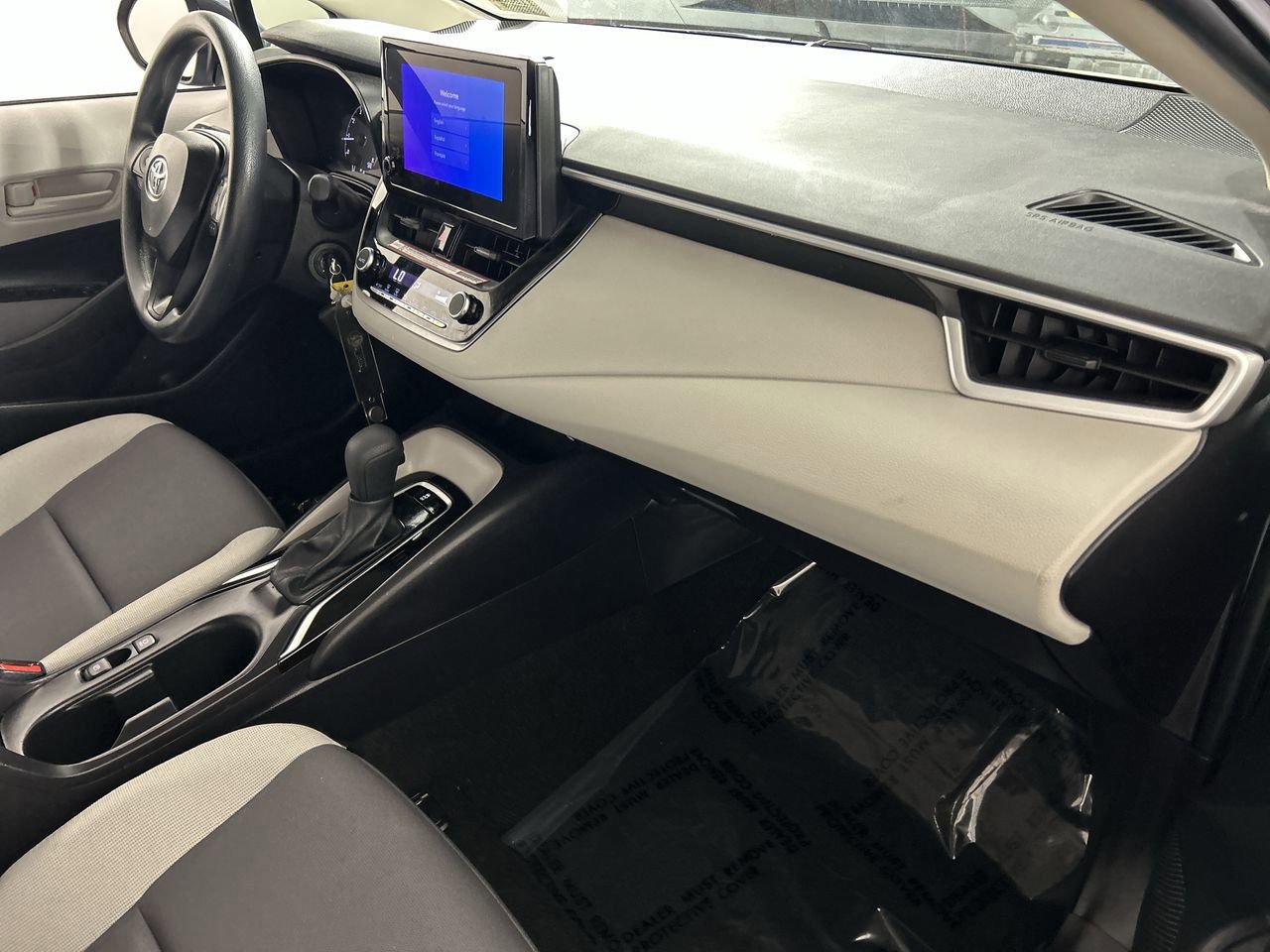 Used 2025 Toyota Corolla LE image 26