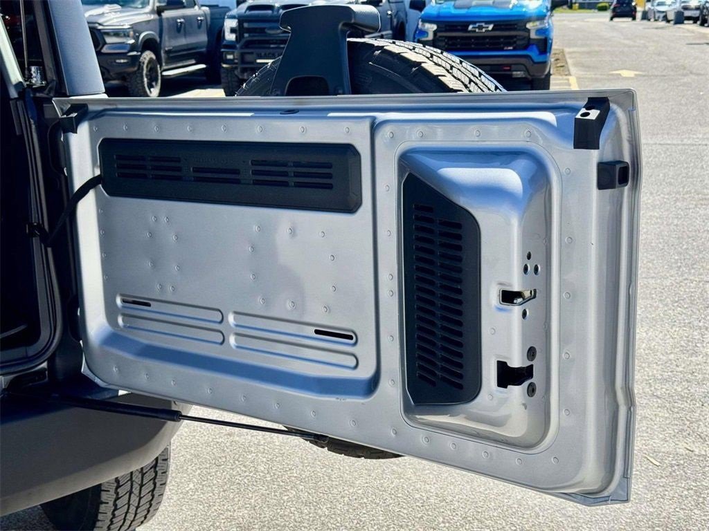 Used 2022 Ford Bronco Outer Banks image 17