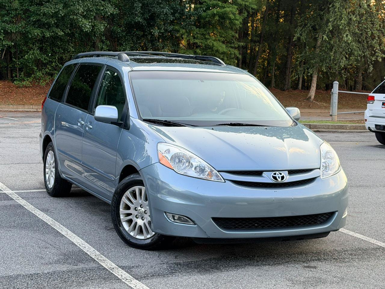 Used 2009 Toyota Sienna FWD image 4