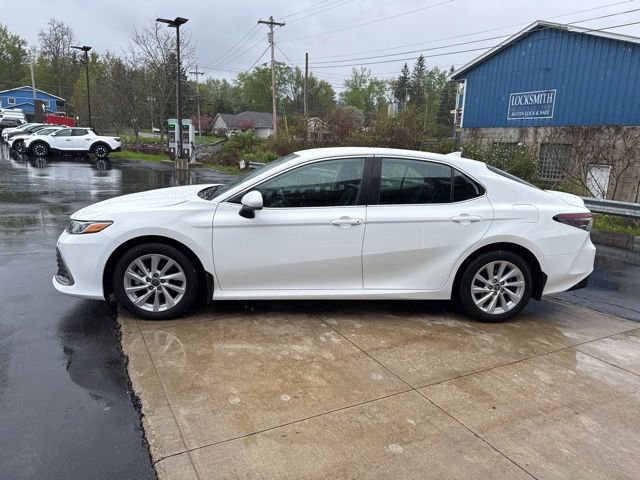 Used 2023 Toyota Camry LE AWD/4WD image 5