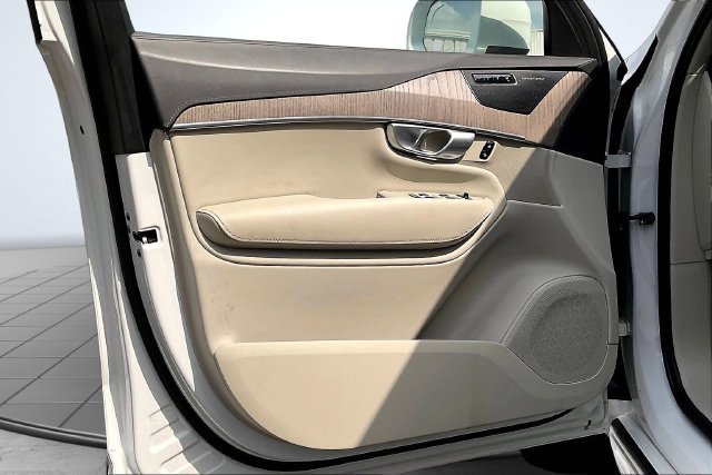 Certified 2024 Volvo XC90 T8 Ultimate w/ Protection Package Premier AWD/4WD image 26