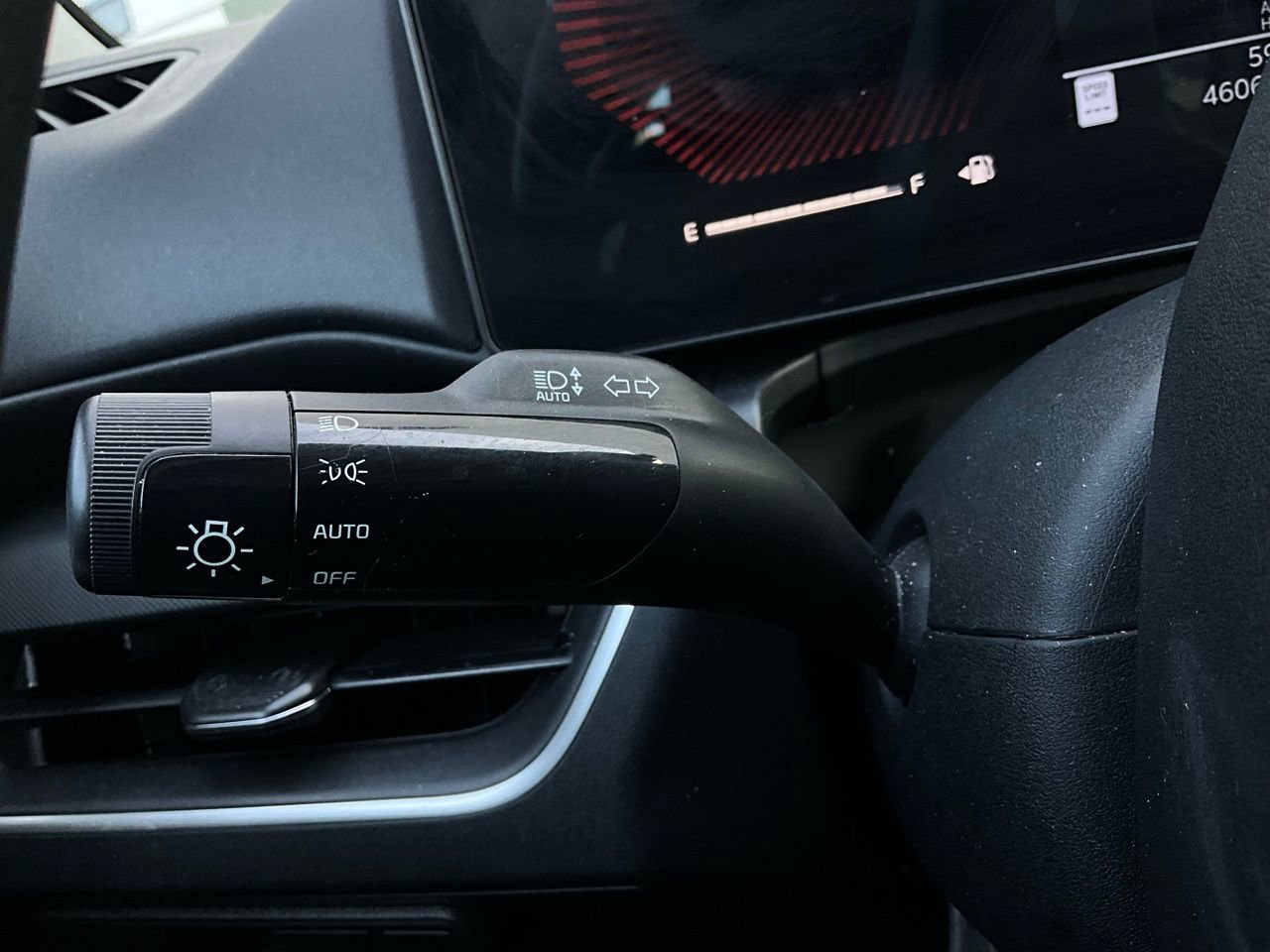 Used 2025 Kia K4 LXS image 35