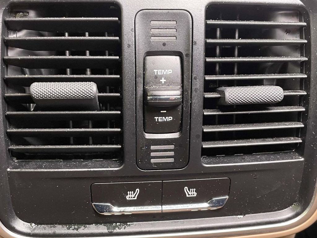 Certified 2025 Porsche Macan image 25