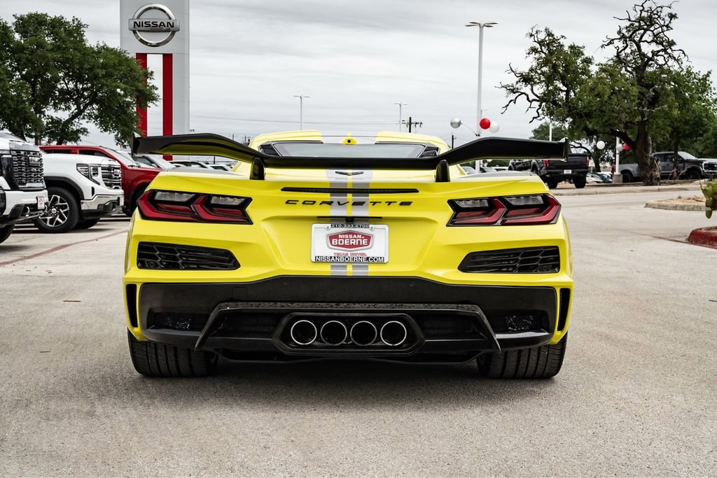 Used 2023 Chevrolet Corvette Z06 w/ Z07 Performance Package RWD image 8