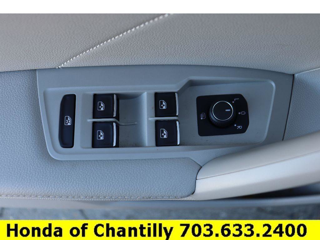 Used 2022 Volkswagen Tiguan SE R-Line image 22