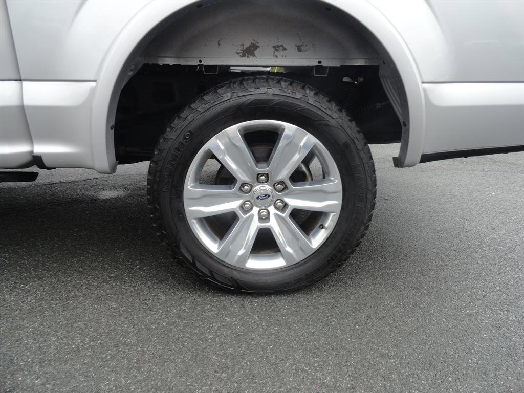 Certified 2019 Ford F150 Platinum w/ Equipment Group 701A Luxury image 9