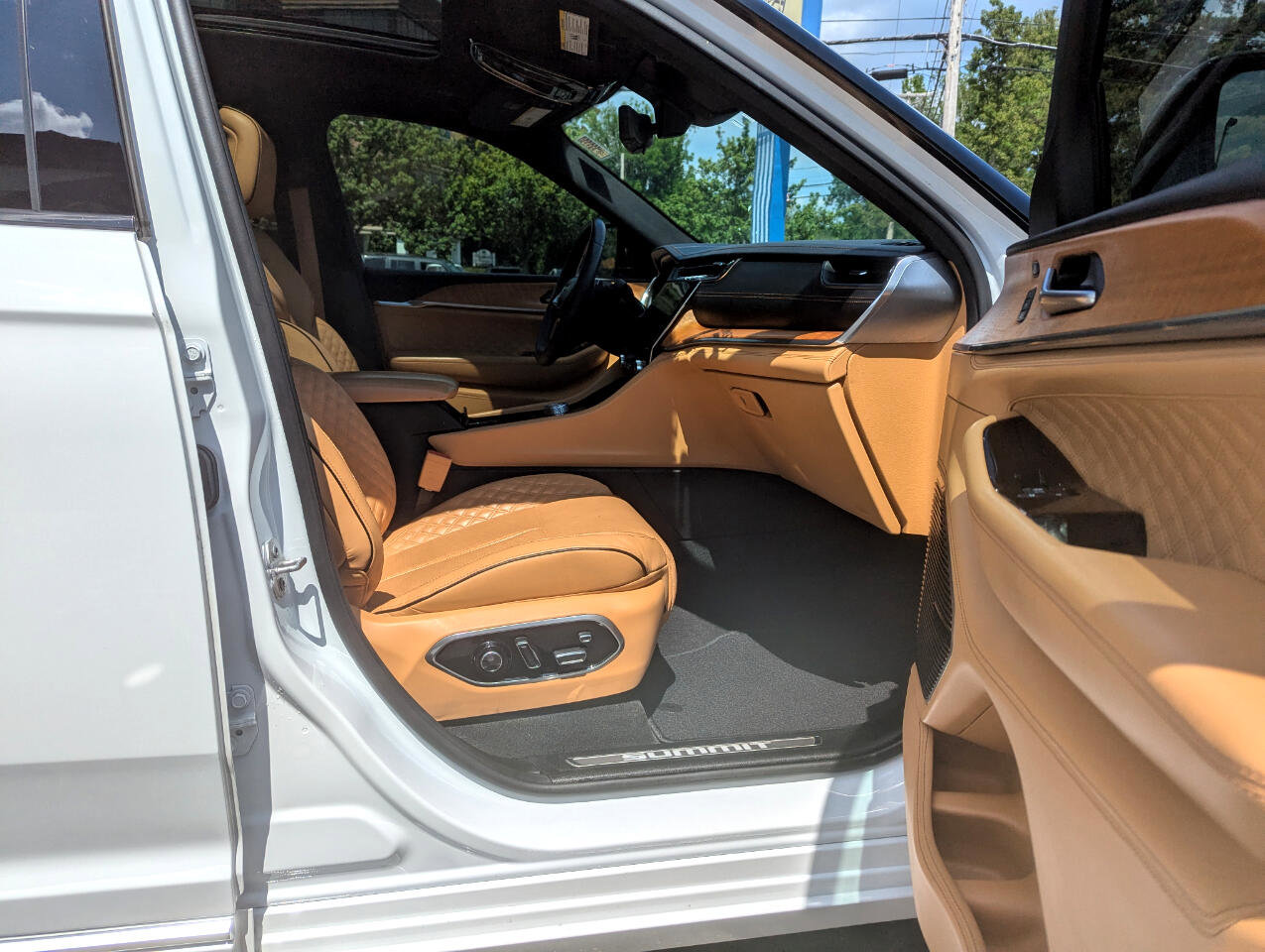 Used 2021 Jeep Grand Cherokee L Summit image 33