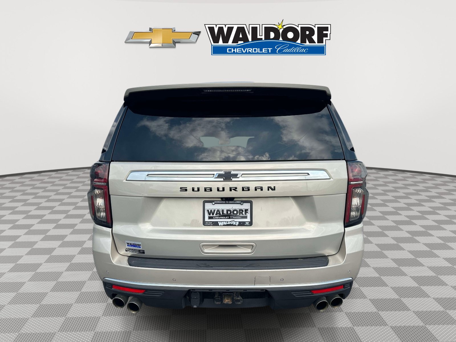 Used 2024 Chevrolet Suburban High Country w/ Max Trailering Package AWD/4WD image 5